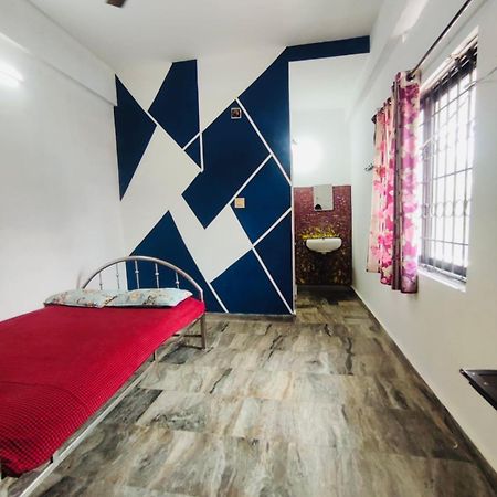 Omega Tourist Home Thrissur Экстерьер фото