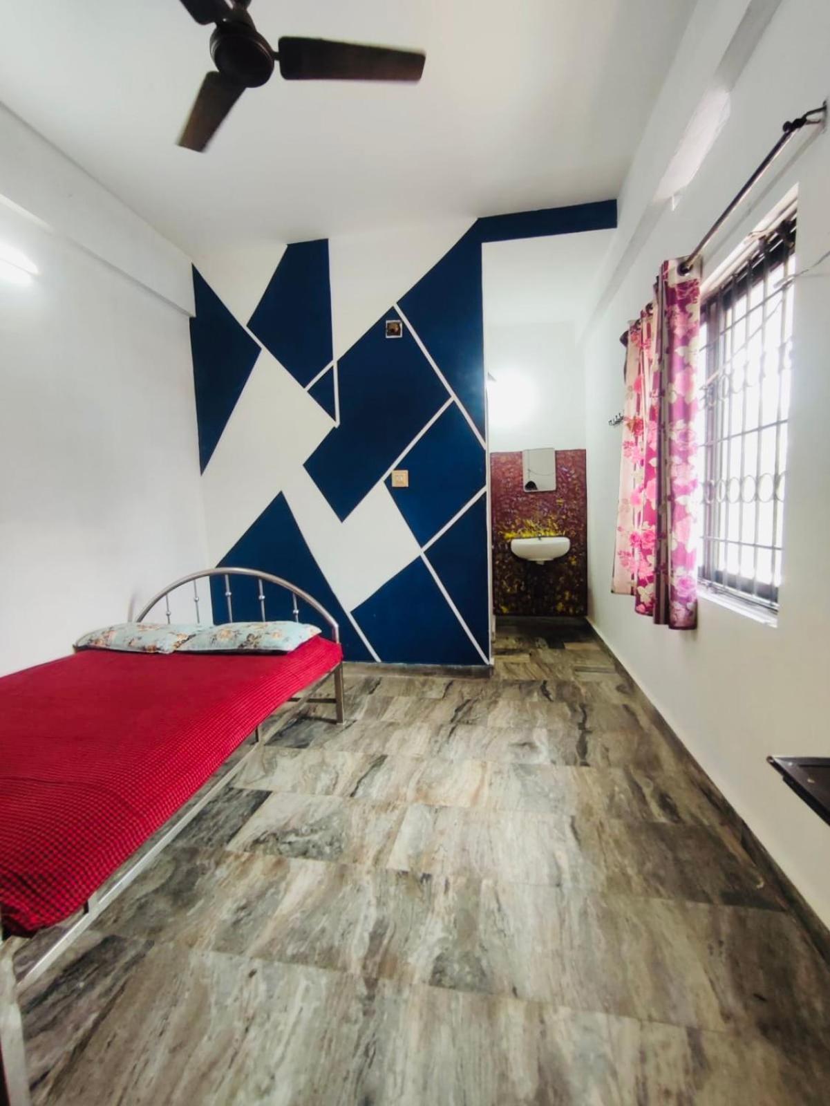 Omega Tourist Home Thrissur Экстерьер фото