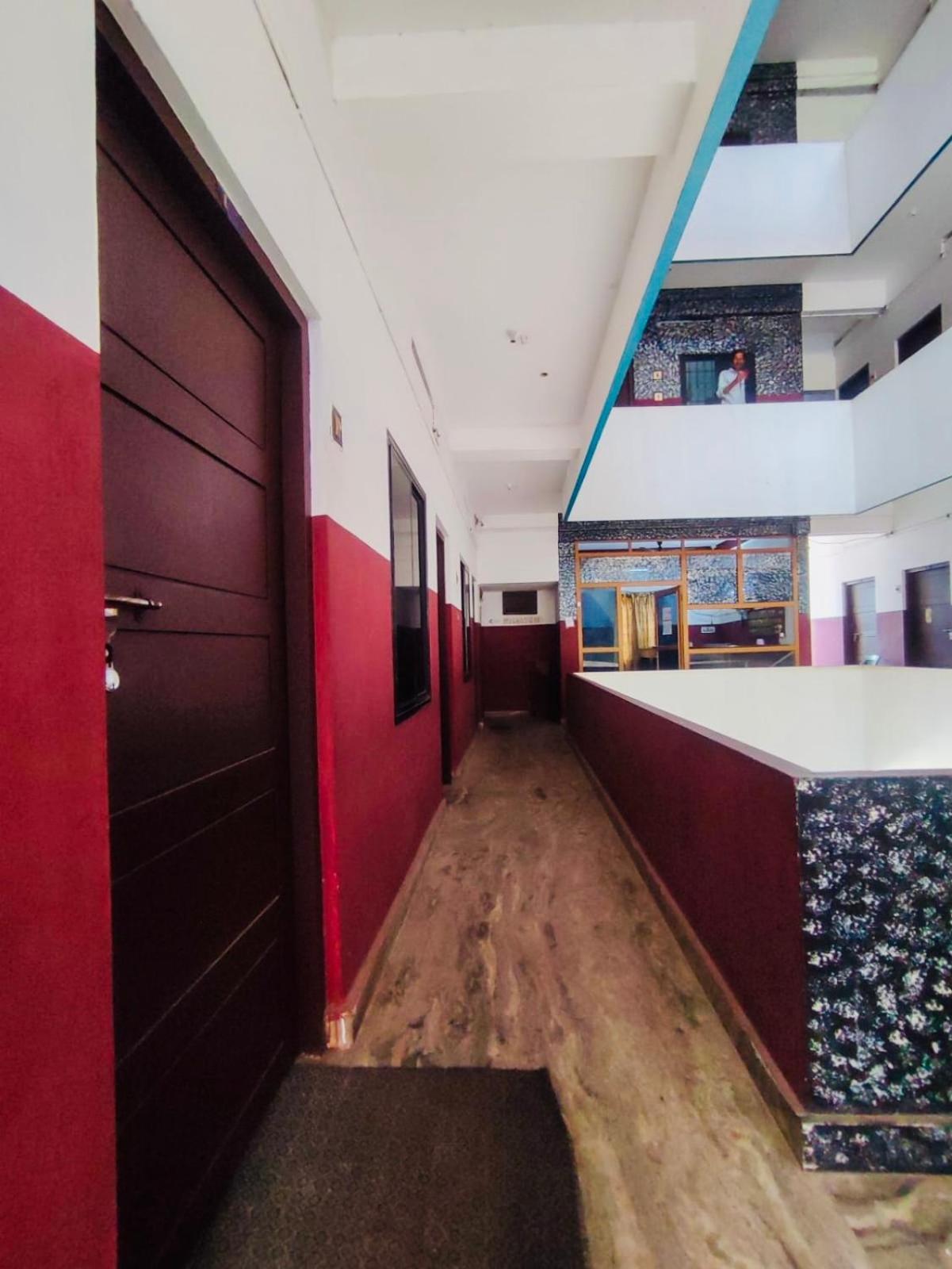 Omega Tourist Home Thrissur Экстерьер фото